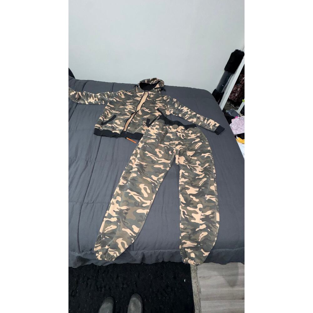 Camo Print Full-Zip Tracksuit Set (Hoodie & Joggers)